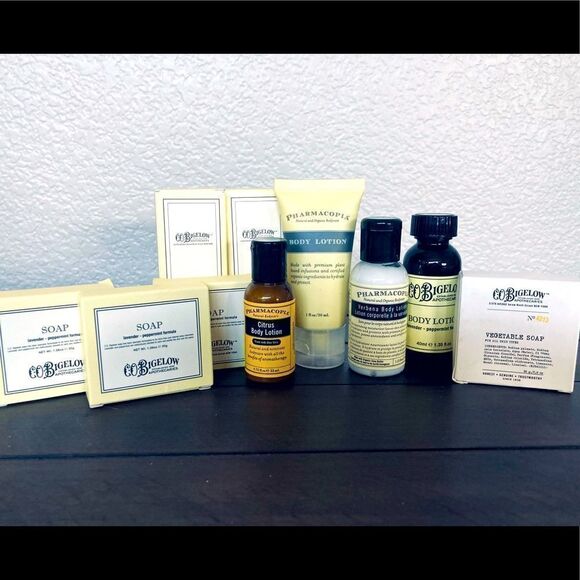 NWT Travel Hotel Toiletry Lot CO Bigelow & Pharmacopia - Picture 1 of 4